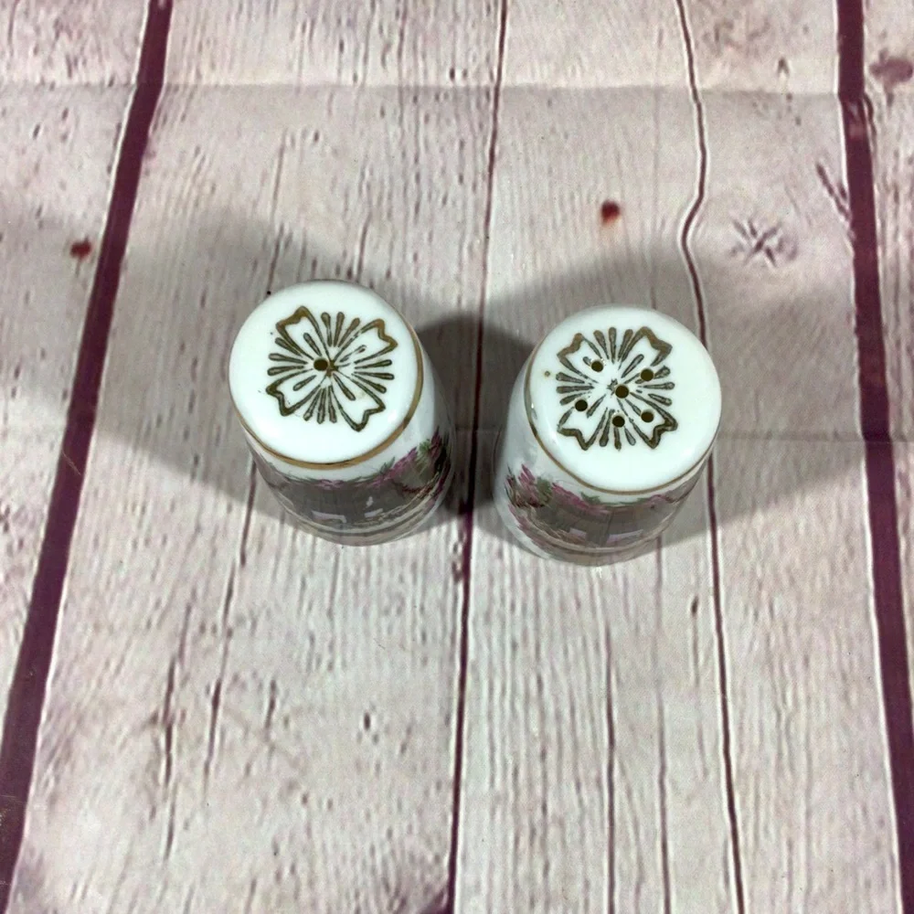 Vintage Ceramic Last Supper Salt and Pepper Shaker Pair Gold Gilt Made in Japan